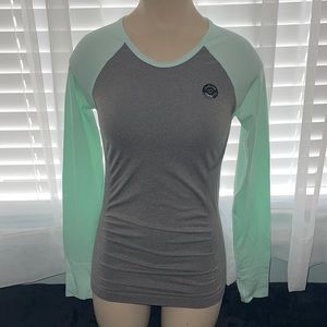 Fitted workout shirt